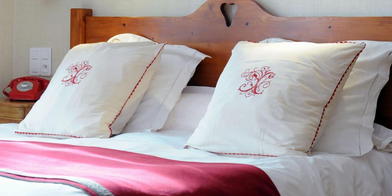 Hotel Du Lion D'Or Каутерец Екстериор снимка
