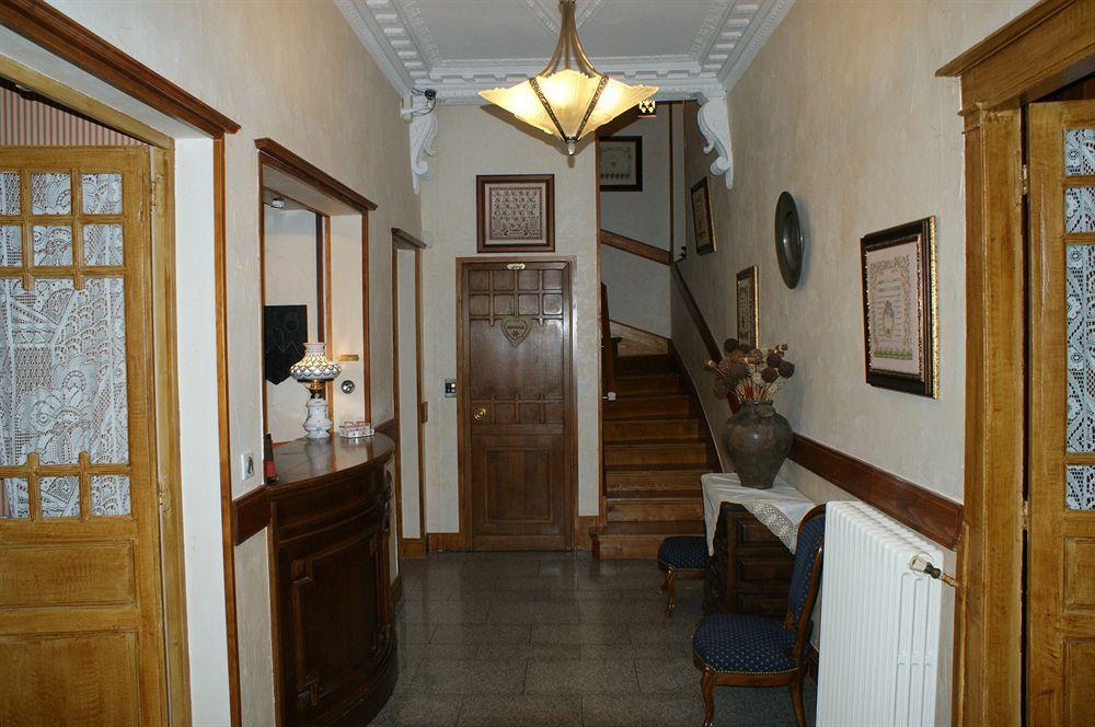 Hotel Du Lion D'Or Каутерец Екстериор снимка