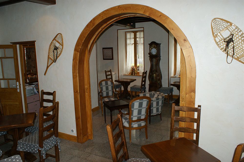 Hotel Du Lion D'Or Каутерец Екстериор снимка