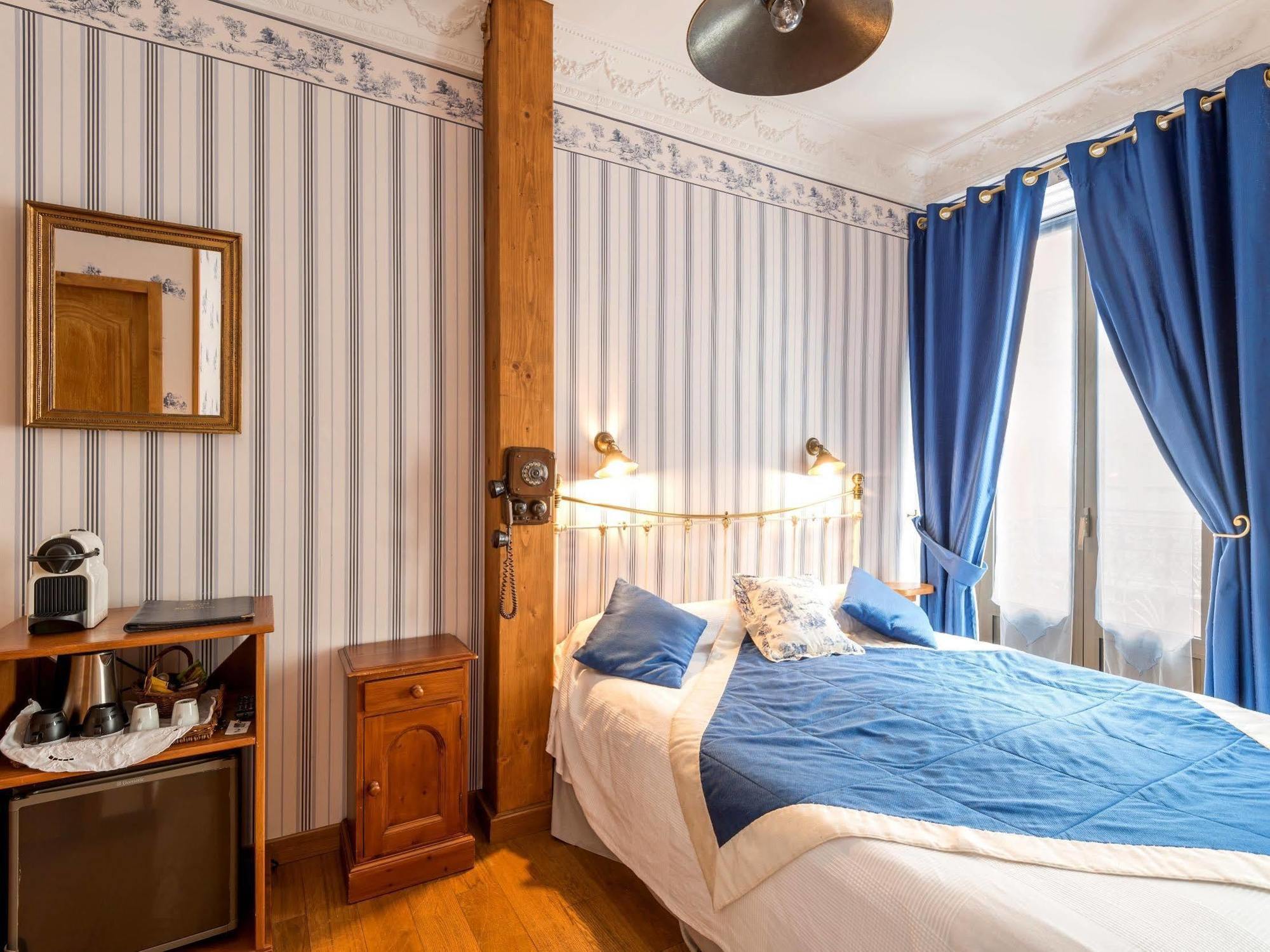 Hotel Du Lion D'Or Каутерец Екстериор снимка